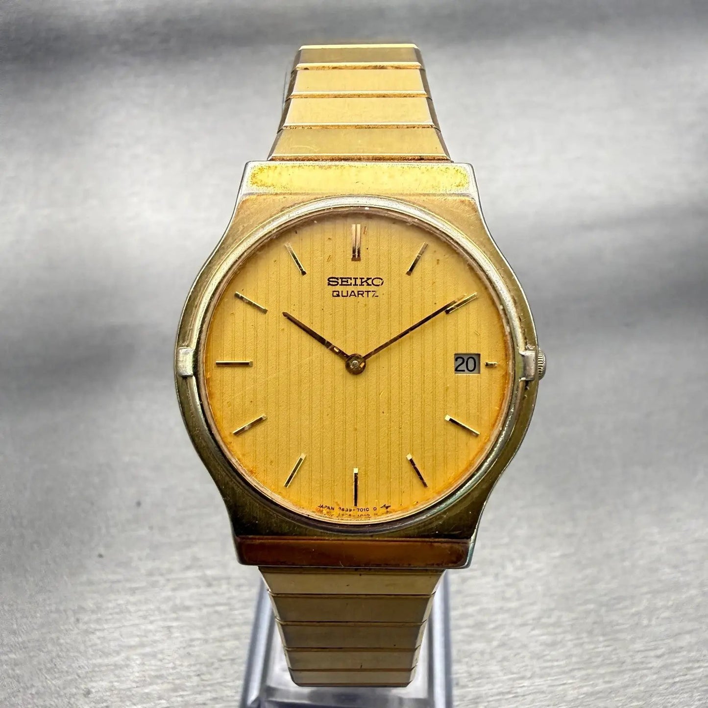 Seiko Watch Men 33mm Gold Dial Gold Tone Date Round 7439-7010 New Battery VTG0