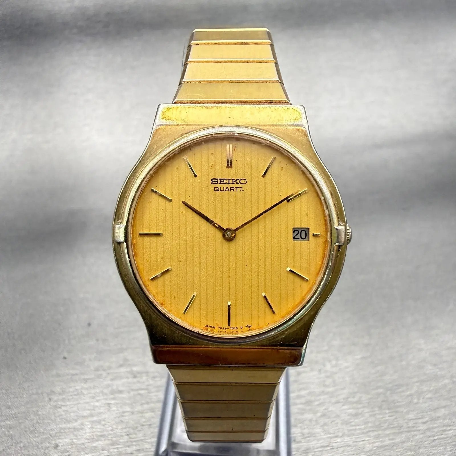 Seiko Watch Men 33mm Gold Dial Gold Tone Date Round 7439-7010 New Battery VTG0