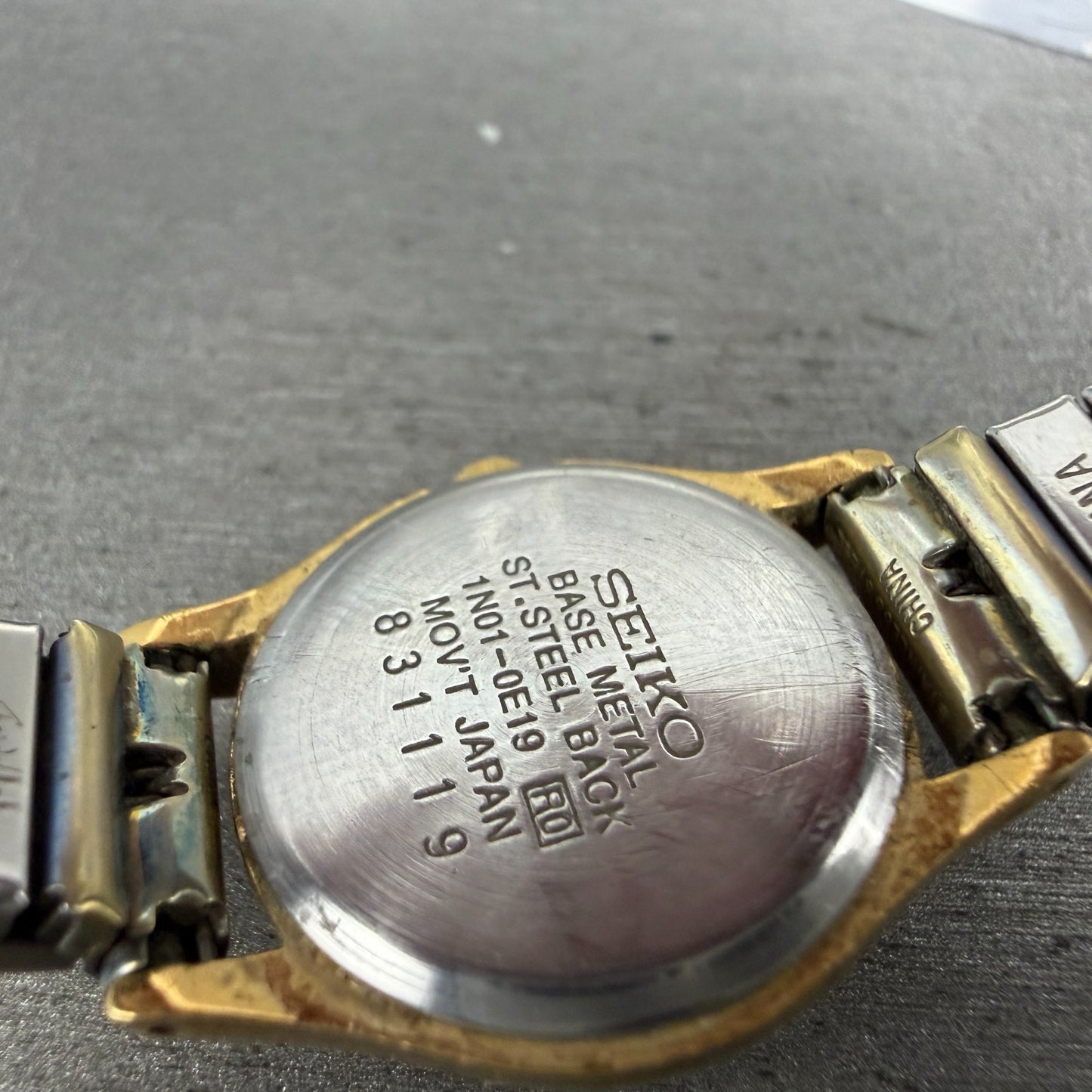 Seiko Watch Women 20mm White Dial Gold Tone Round 1N01-0E19 New Battery VTG9