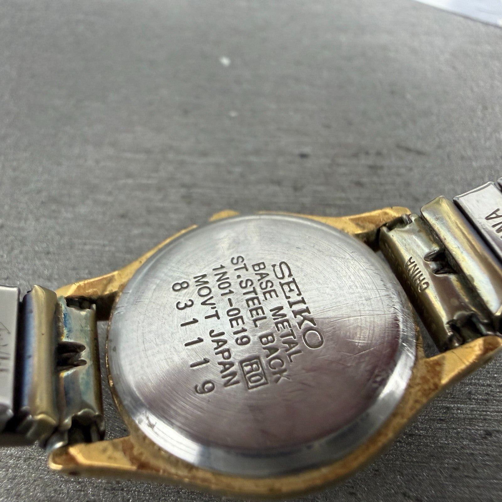 Seiko Watch Women 20mm White Dial Gold Tone Round 1N01-0E19 New Battery VTG9