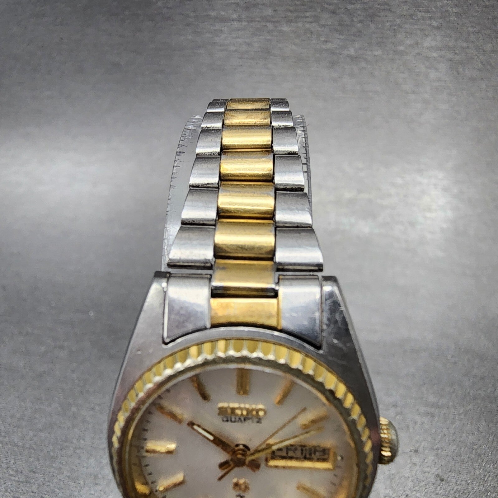 Seiko SQ Watch Women 24mm White Dial Two Tone Daydate Round 26260159 New Bat4