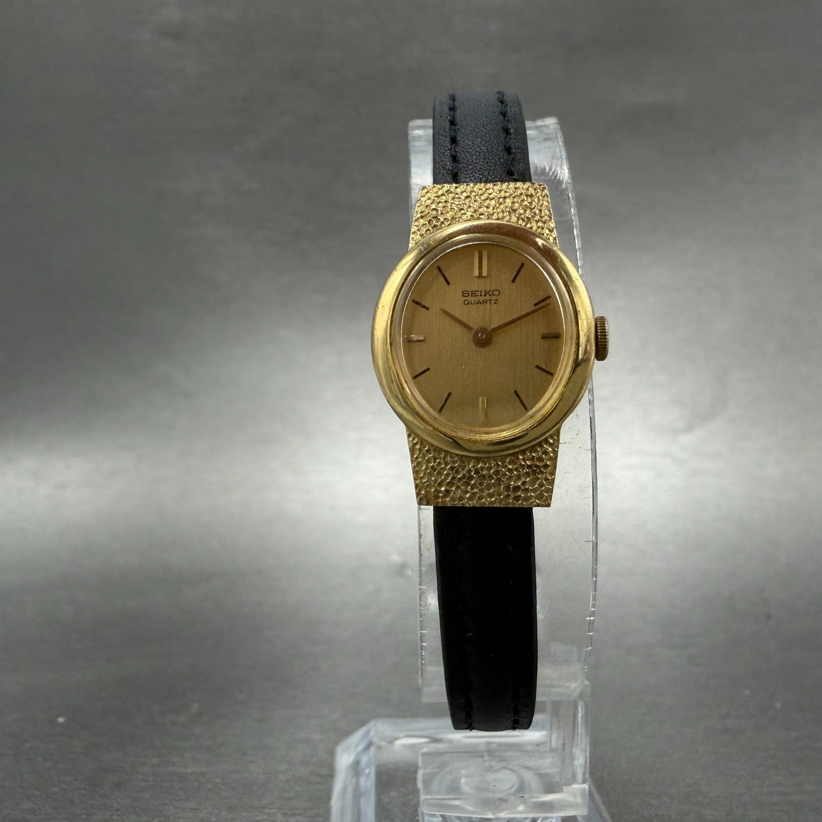 Seiko Watch Women 17mm Champagne Dial Gold Tone Oval 1400-7379 New Battery VTG5