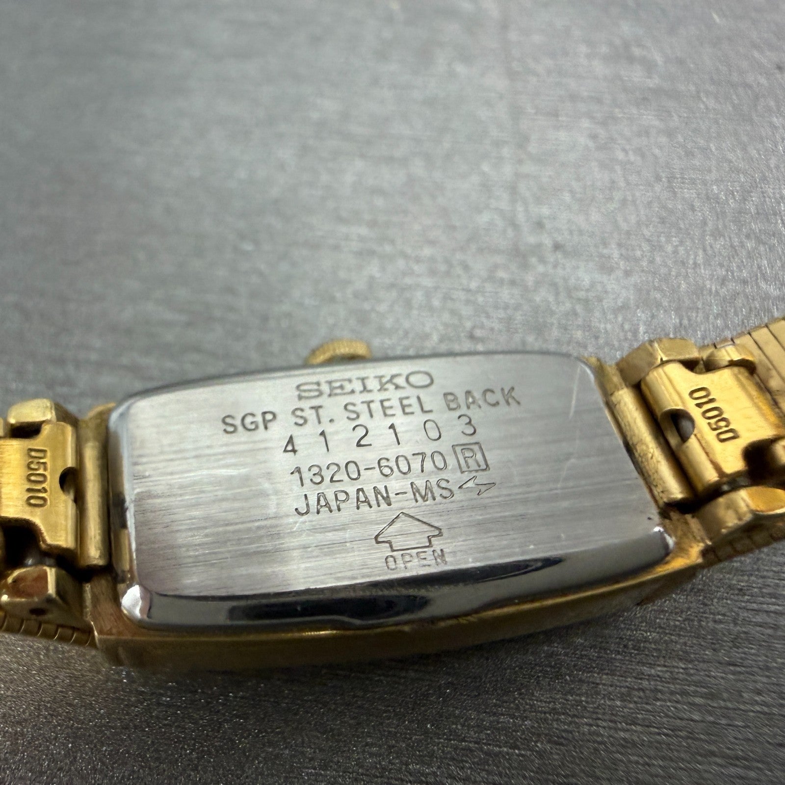 Seiko Tank Watch Women 13mm Champagne Dial Gold Tone 1320-6070 New Battery9