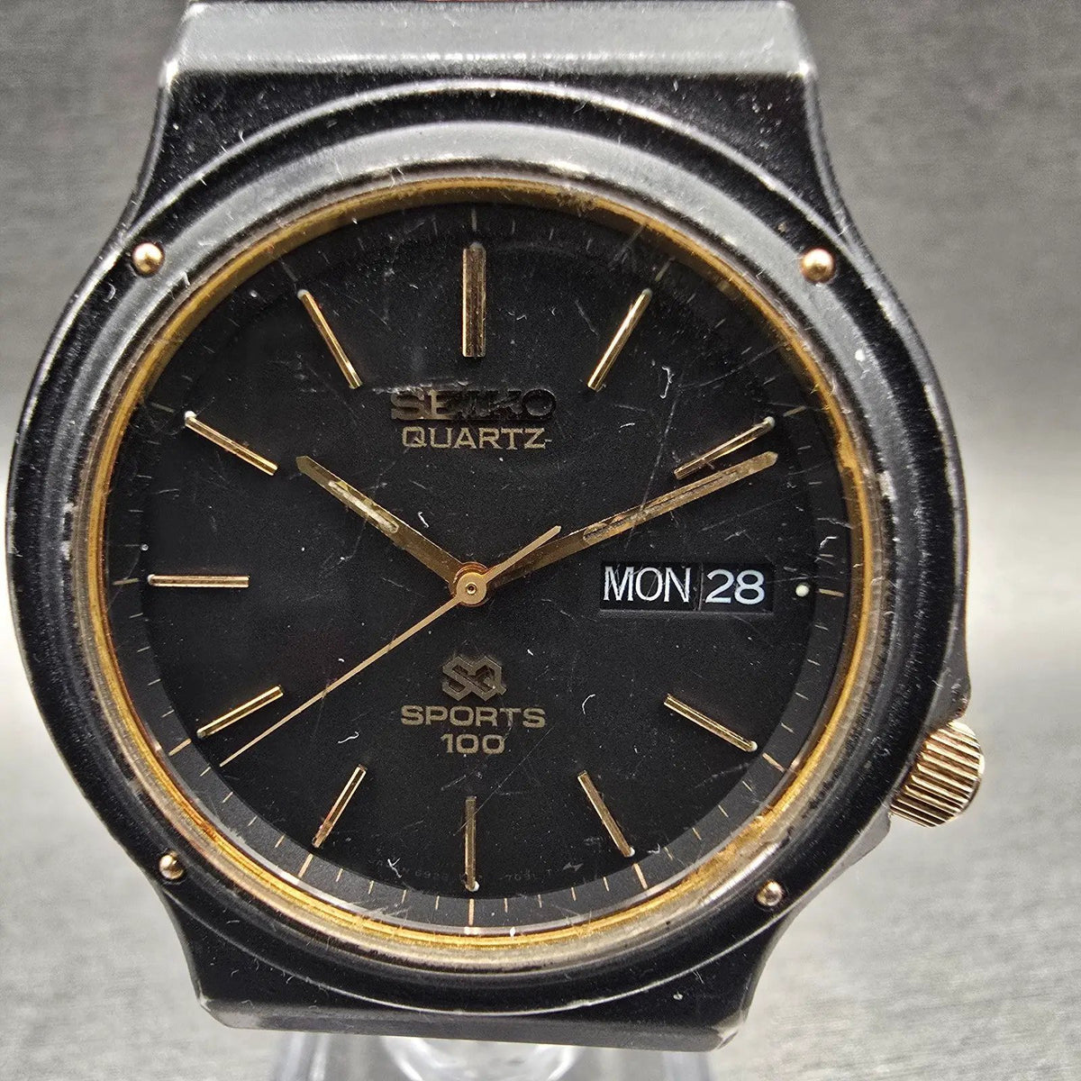 Seiko Sports 100 Watch Men 37mm Black Dial Two Tone Daydate 6923-7069 New Batt1
