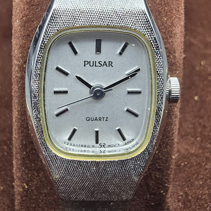 Seiko Pulsar Watch Women 16mm Silver Dial Silver Tone Oval V233-5810 New Battery1