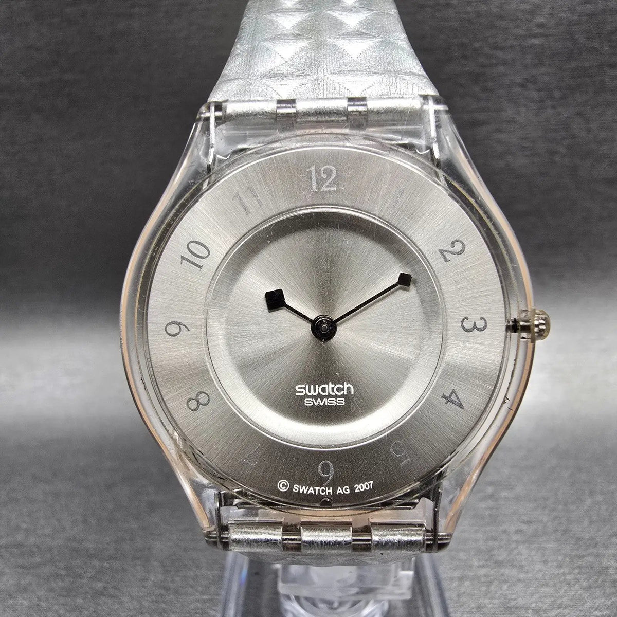 Swatch Skin Facet Glam Watch Women 34mm Silver Dial Clear Case SFK312 New Batt2