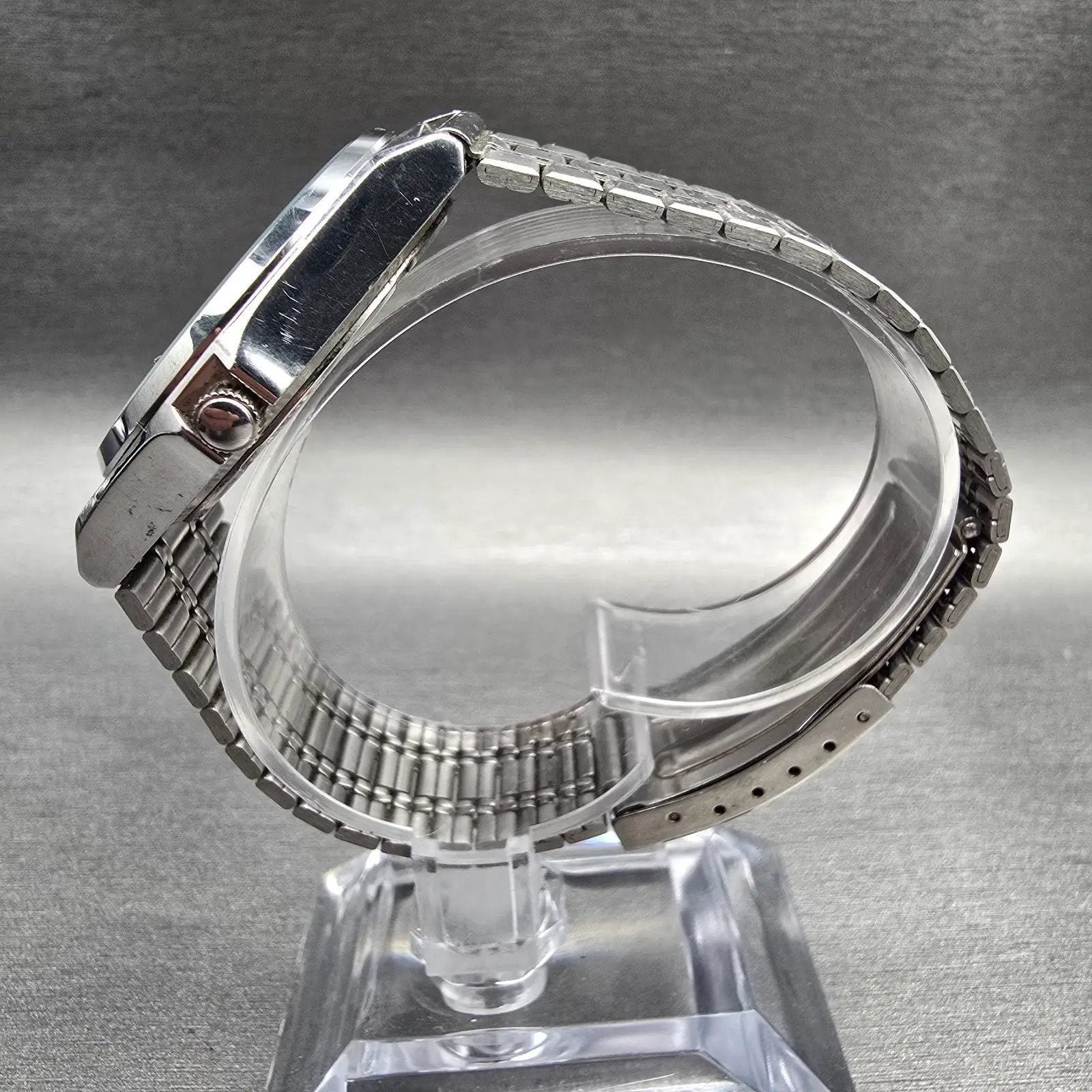 Seiko Alba Watch Men 34mm Silver Dial Silver Tone Daydate V743-8A10 New BatteryX6